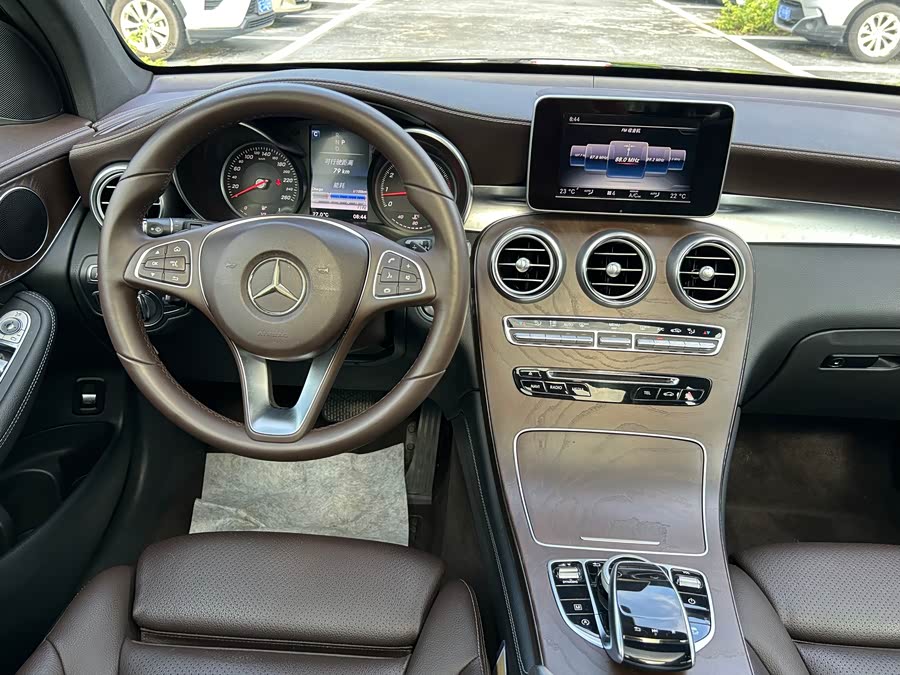 Mercedes-Benz GLC 2017 — фото 13