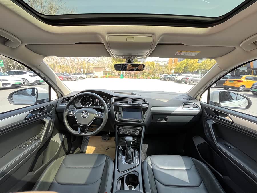 Volkswagen Tiguan L 2018 — фото 11