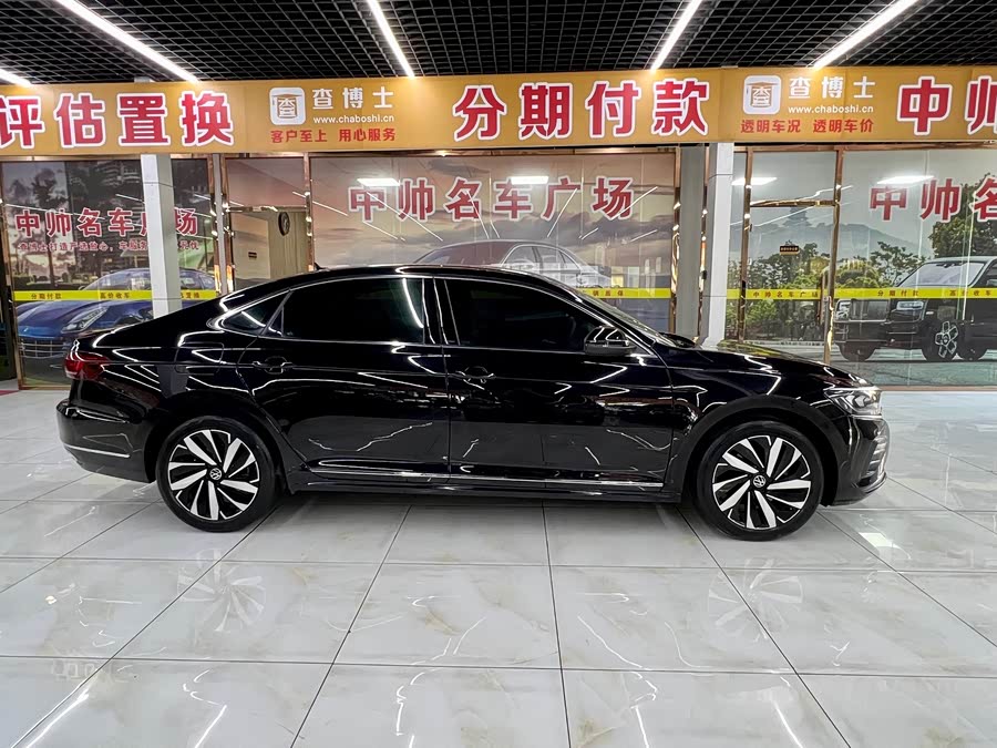 Volkswagen Passat 2024