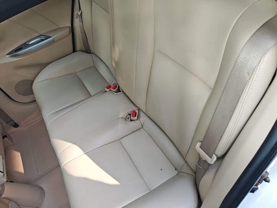 Toyota Yaris L 2014 — фото 17