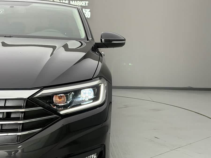 Volkswagen Sagitar 2021