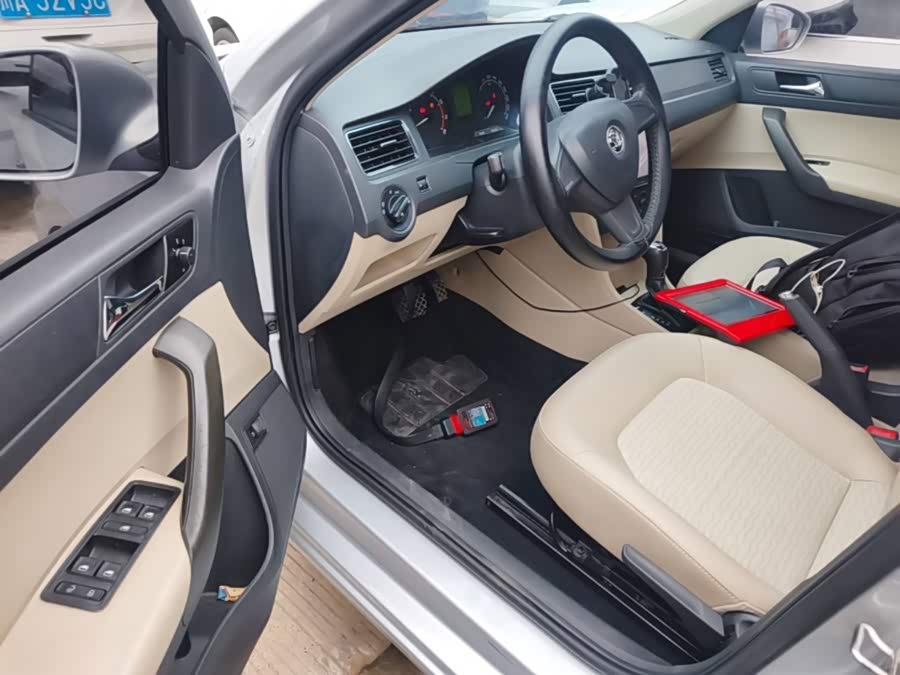 Skoda Rapid 2016 — фото 16