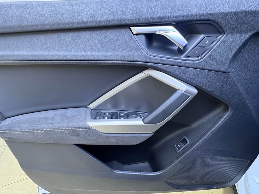 Audi Q3 2021 — фото 17