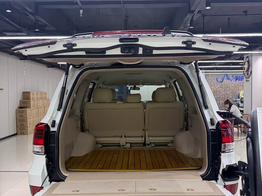 Toyota Land Cruiser 2015 — фото 11