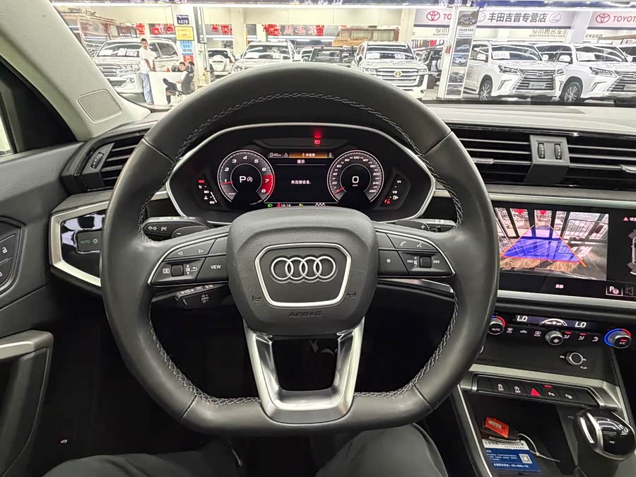 Audi Q3 2023 — фото 16