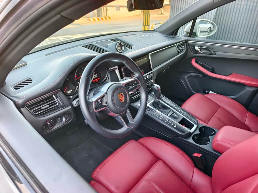Porsche Macan 2021