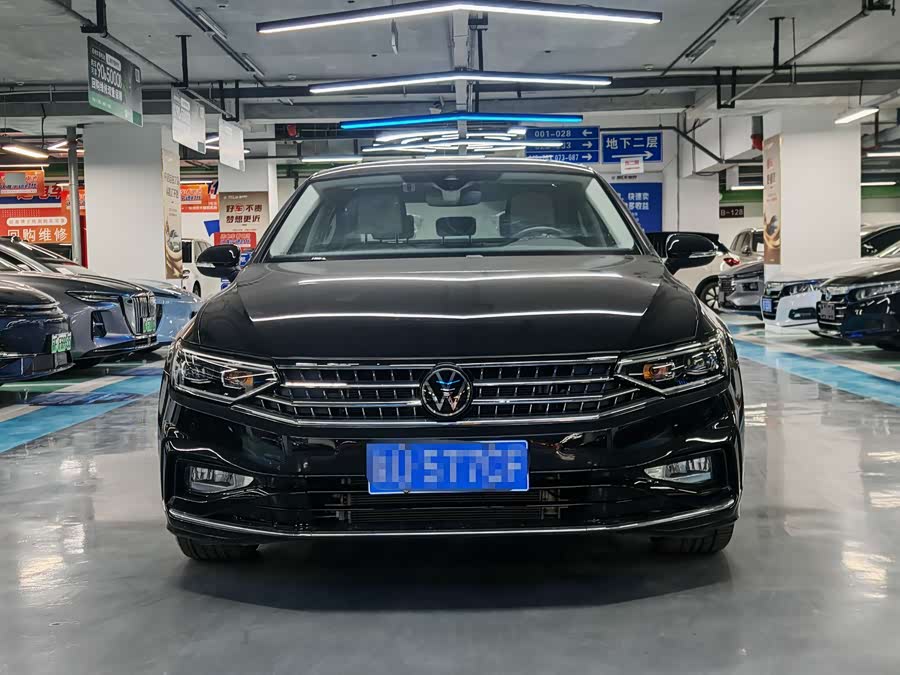 Volkswagen Magotan 2025