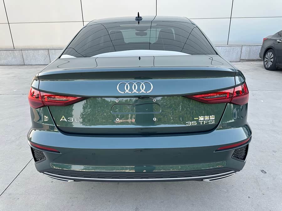 Audi A3 2023 — фото 17
