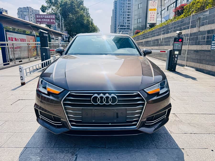 Audi A4L 2019