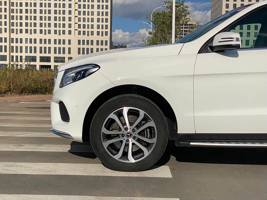 Mercedes-Benz GLE 2016