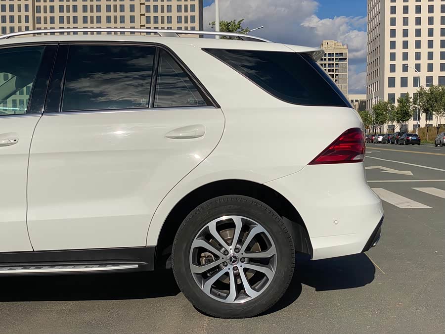 Mercedes-Benz GLE 2016