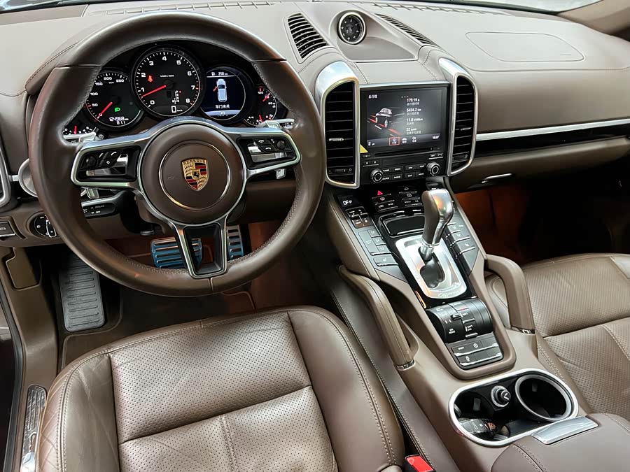 Porsche Cayenne 2016 — фото 14
