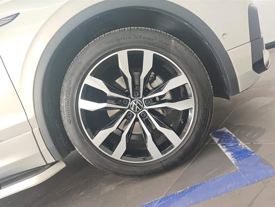 Volkswagen Tiguan L 2021