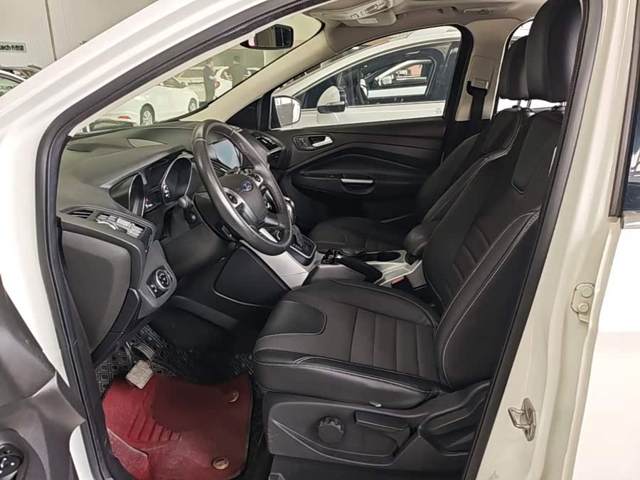 Ford Kuga 2015 — фото 11