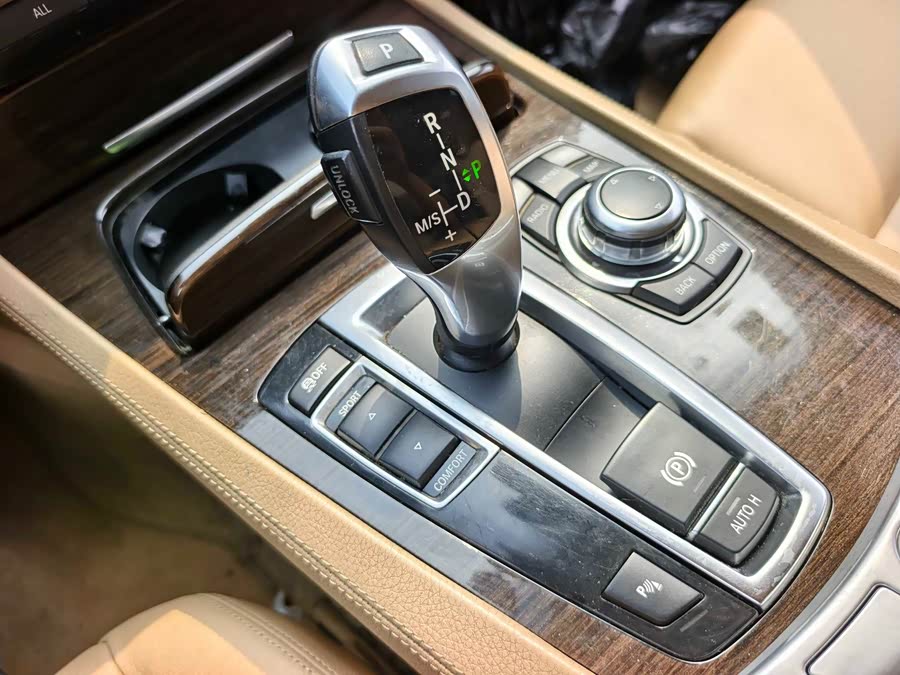 BMW 7 Series 2009