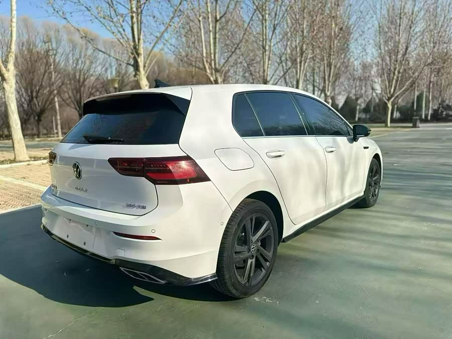 Volkswagen Golf 2024