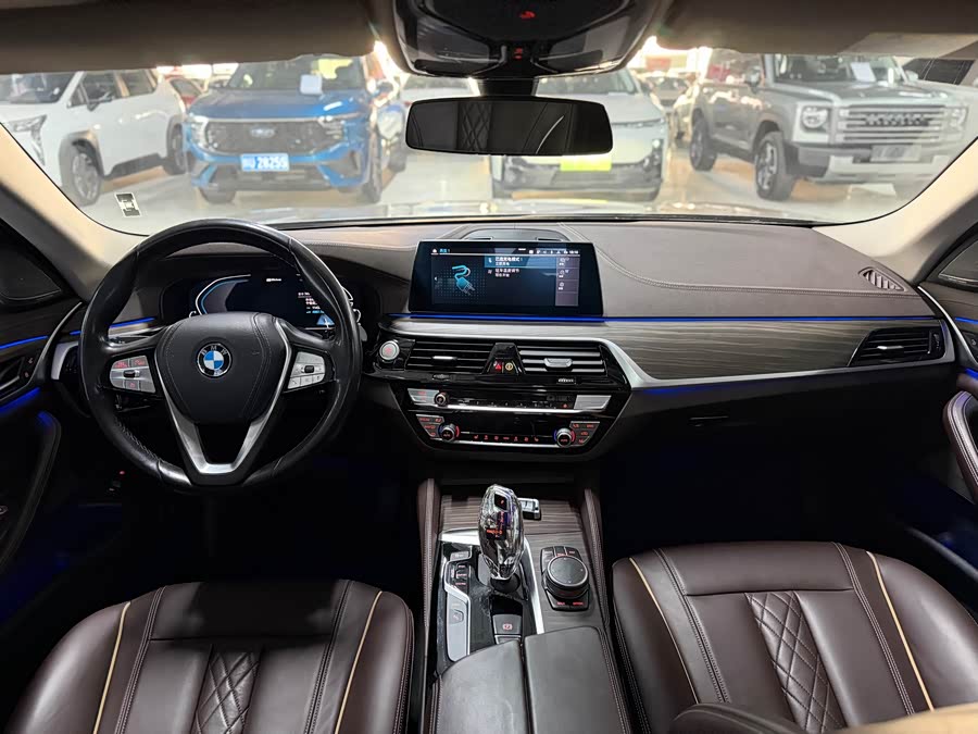 BMW 5 Series New Energy 2020 — фото 9