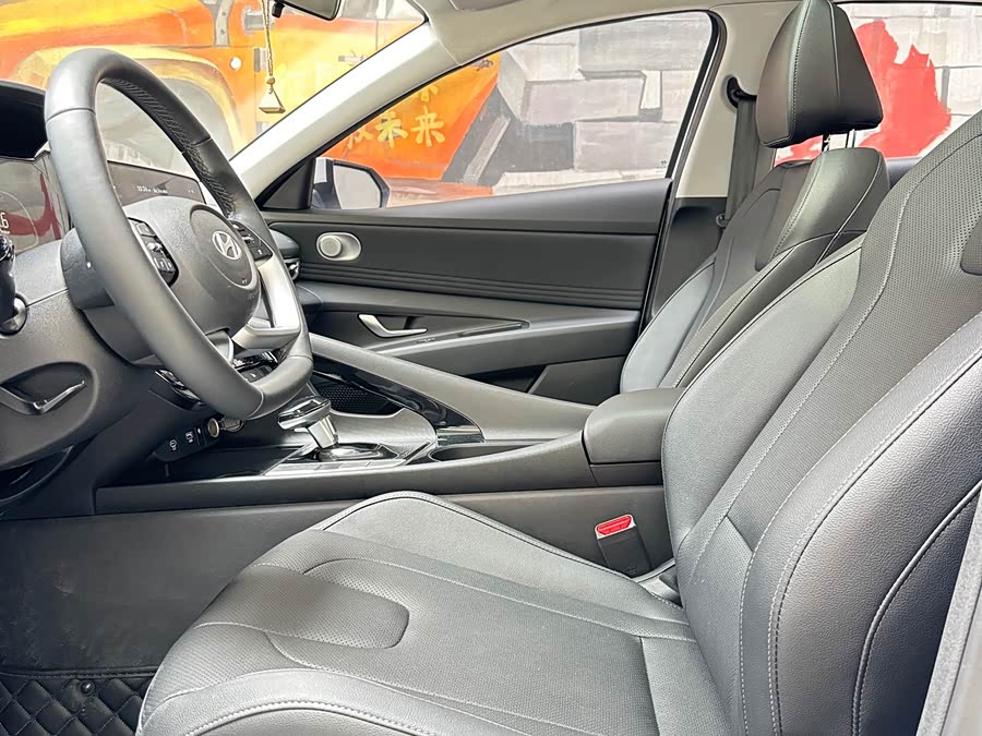 Hyundai Elantra 2023