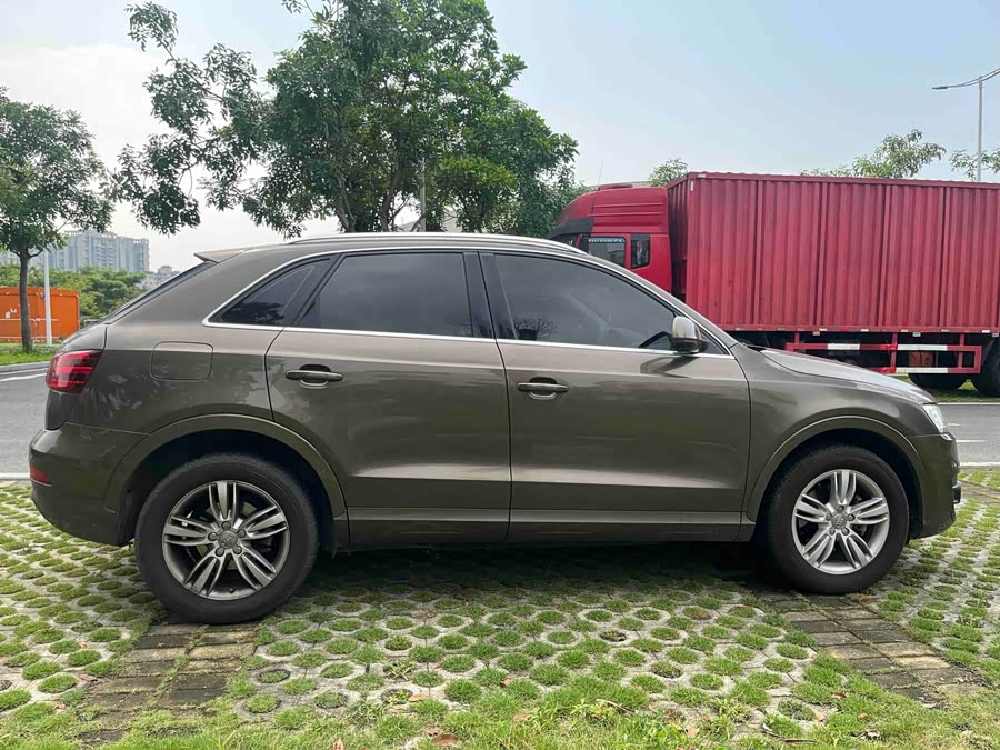Audi Q3 2015 — фото 9