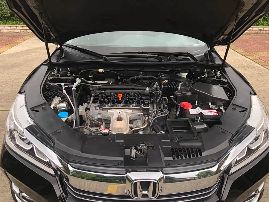 Honda Accord 2016 — фото 19