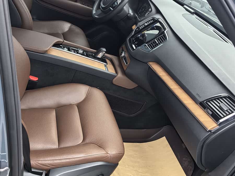 Volvo XC90 2021 — фото 18