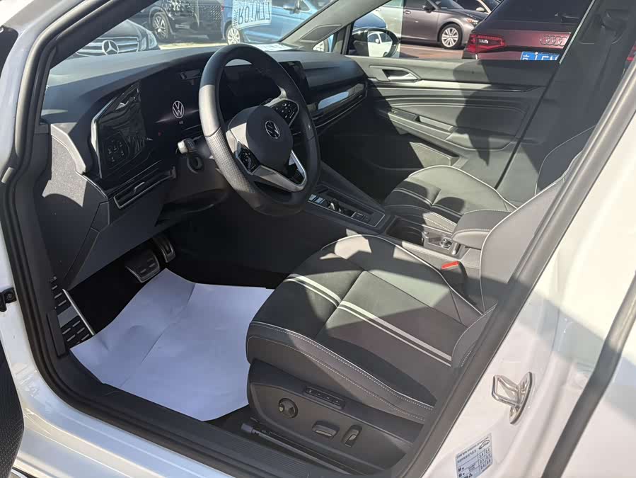 Volkswagen Golf 2021