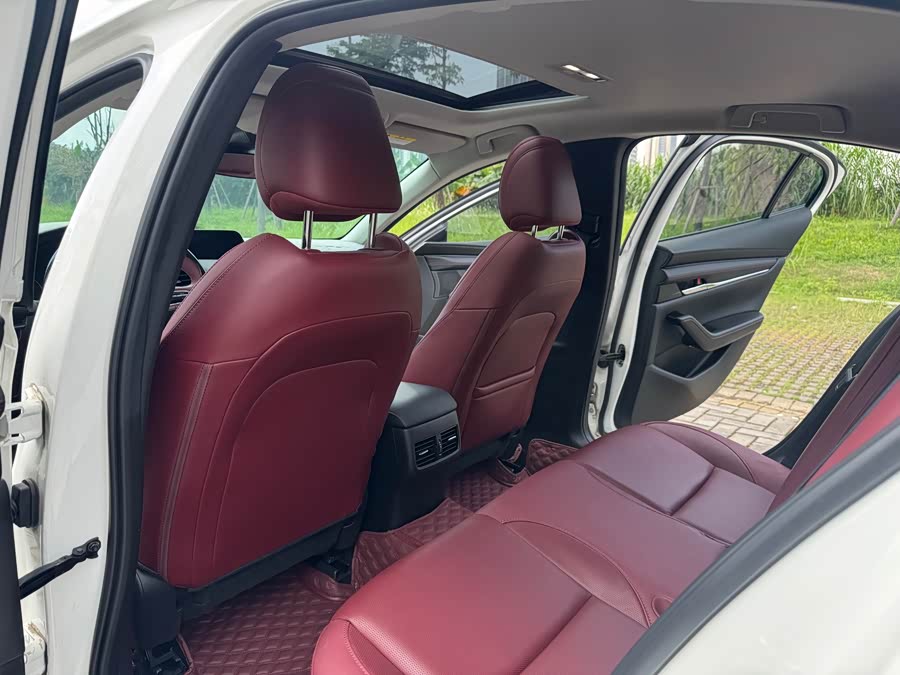 Mazda 3 Angkesela 2025