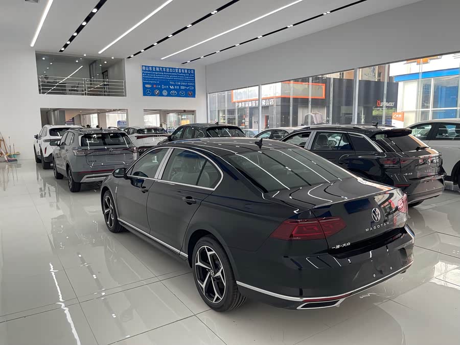 Volkswagen Magotan 2025