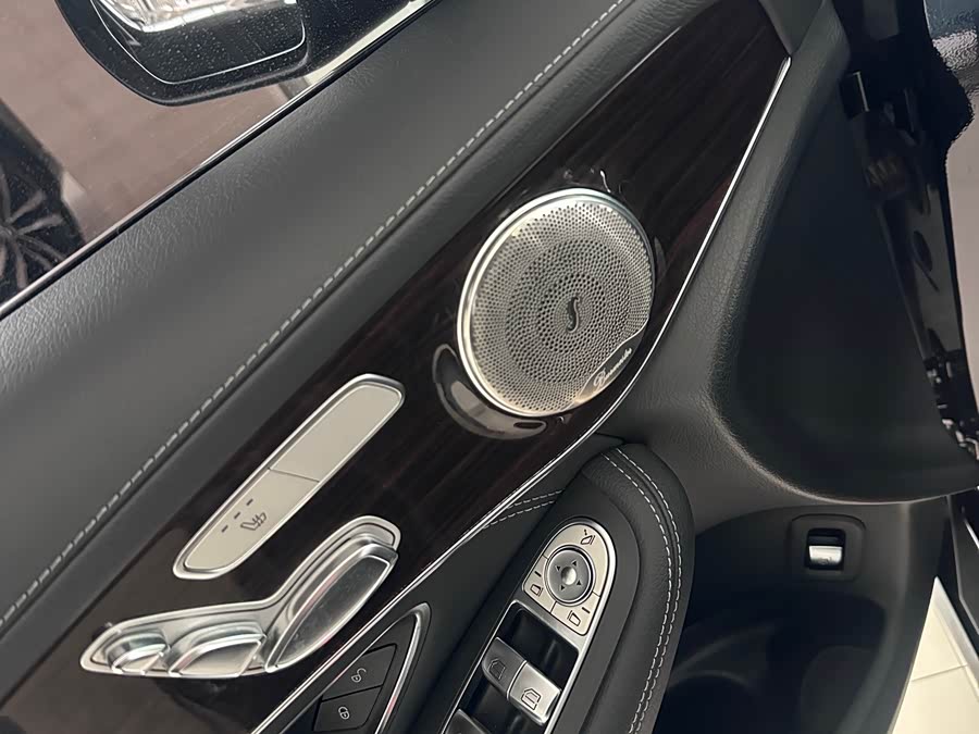 Mercedes-Benz GLC 2016 — фото 10