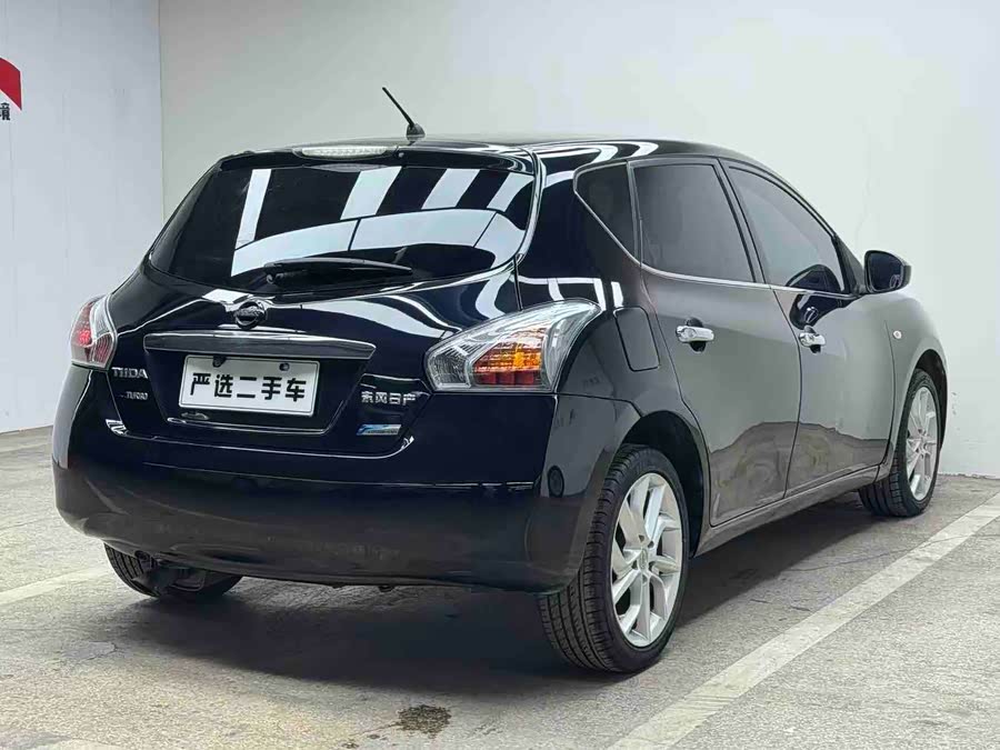 Nissan Tiida 2011