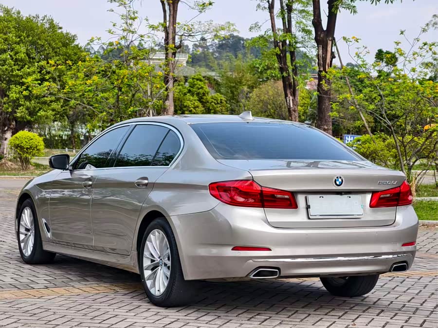 BMW 5 Series 2019 — фото 15