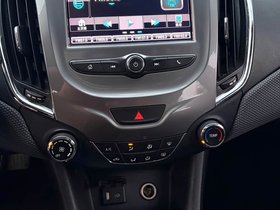 Chevrolet Cruze 2017 — фото 14