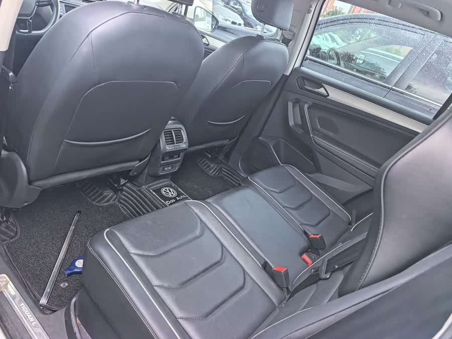 Volkswagen Tiguan L 2017 — фото 11