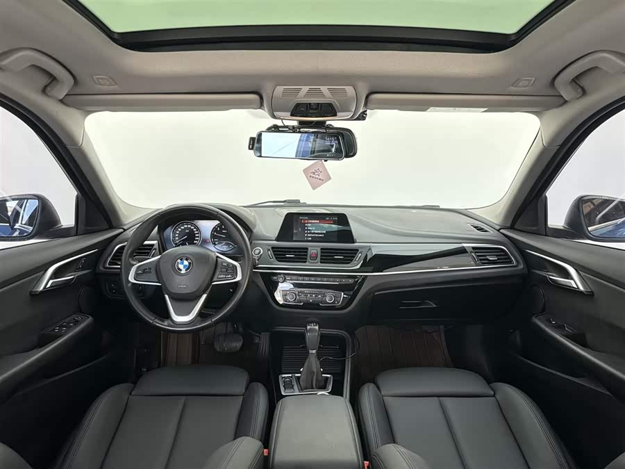 BMW 1 Series 2017 — фото 15