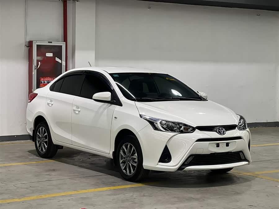 Toyota Yaris L 2022