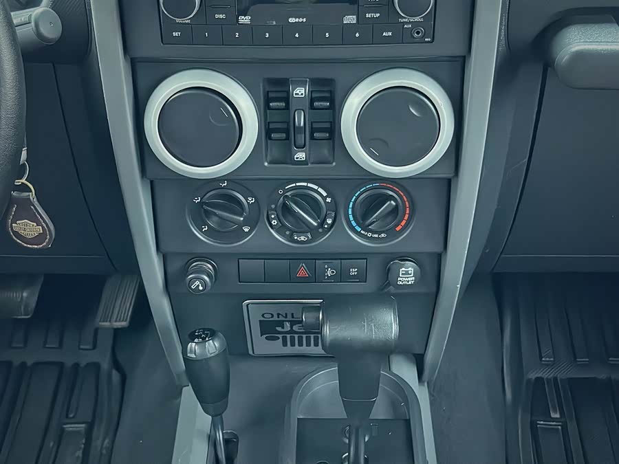Jeep Wrangler 2008 — фото 20