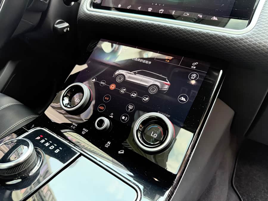 Land Rover Range Rover Velar 2018 — фото 18