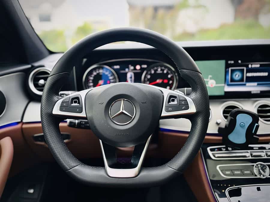 Mercedes-Benz E-Class 2017 — фото 11