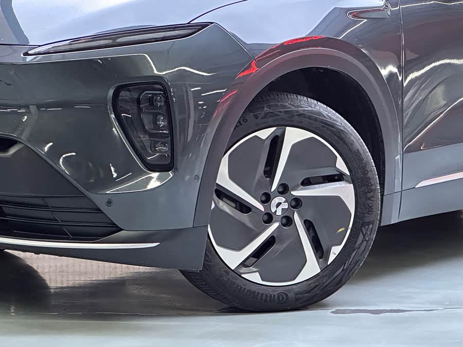 NIO ES8 2023