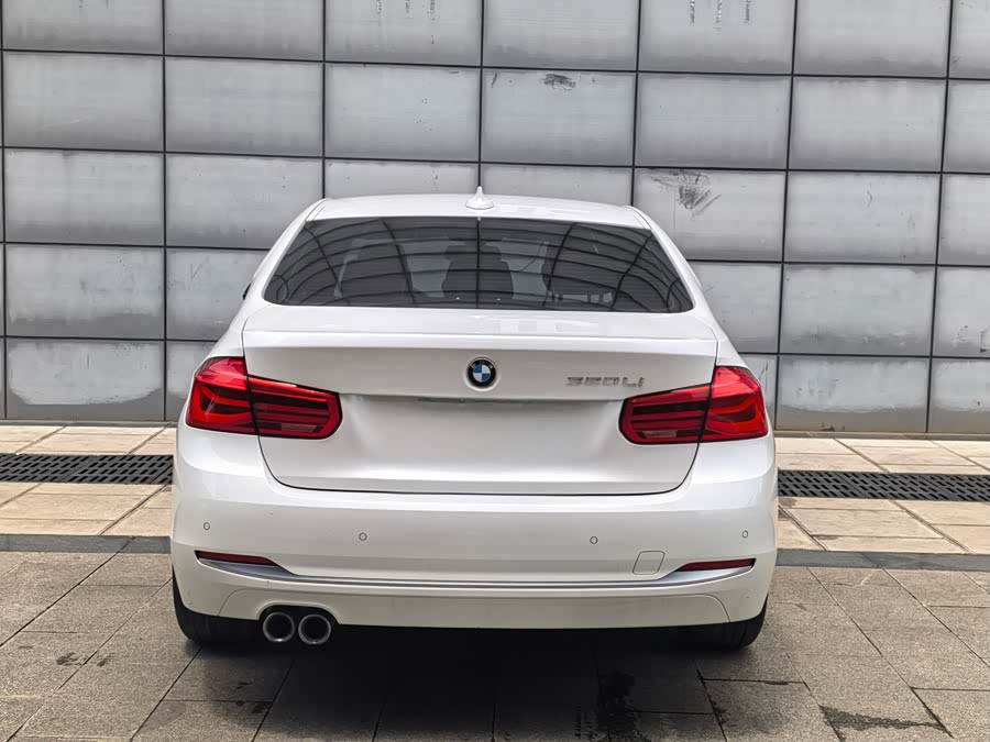 BMW 3 Series 2019 — фото 21