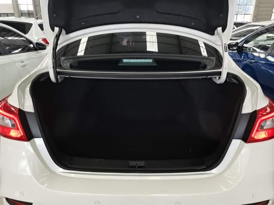 Nissan Sylphy 2021 — фото 15