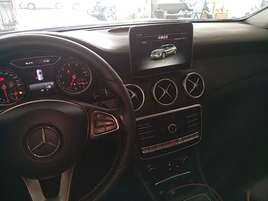 Mercedes-Benz GLA 2017 — фото 14