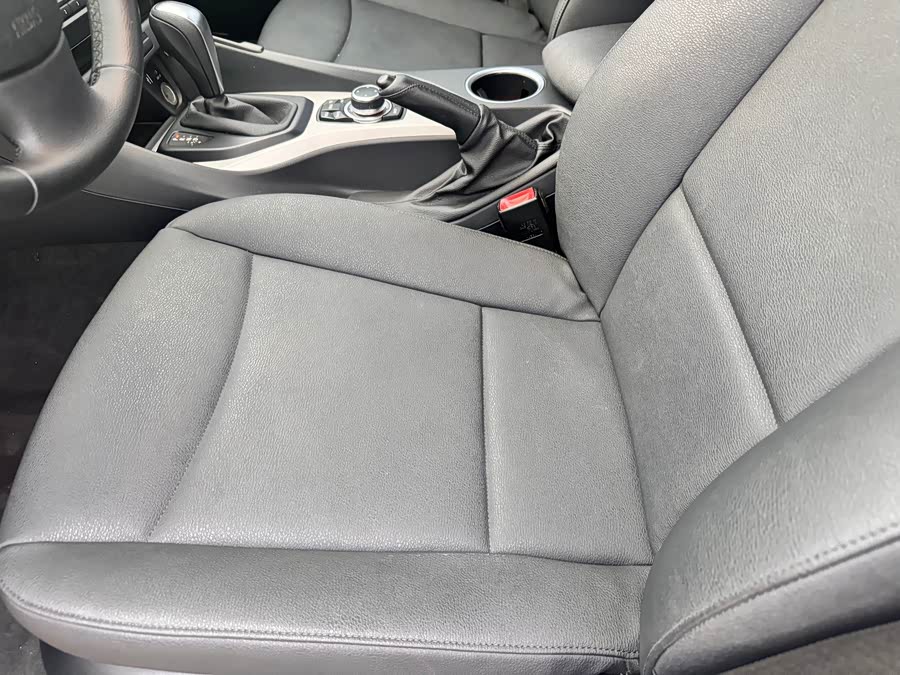 BMW X1 2012 — фото 11