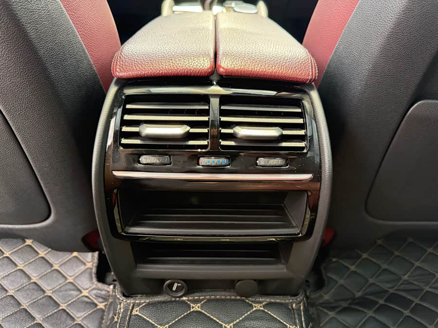 BMW 5 Series 2019 — фото 12