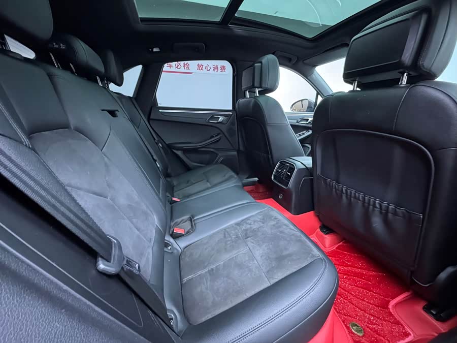 Porsche Macan 2017 — фото 18