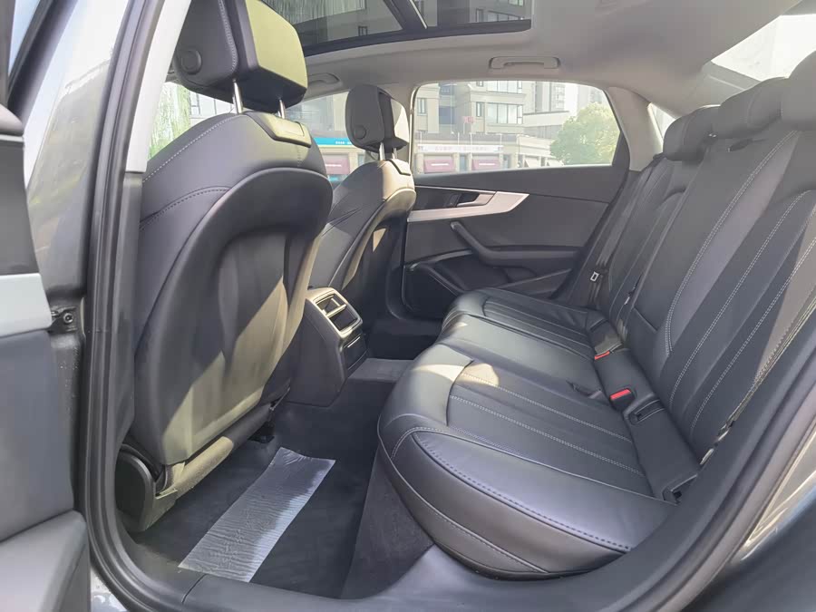 Audi A4L 2023
