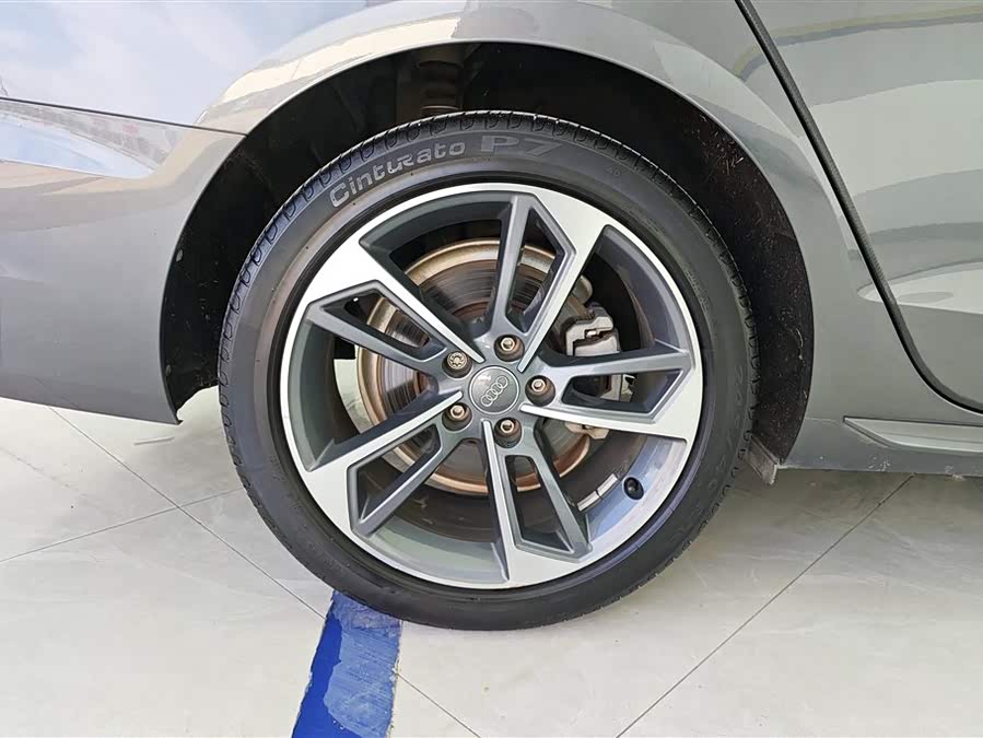 Audi A4L 2020