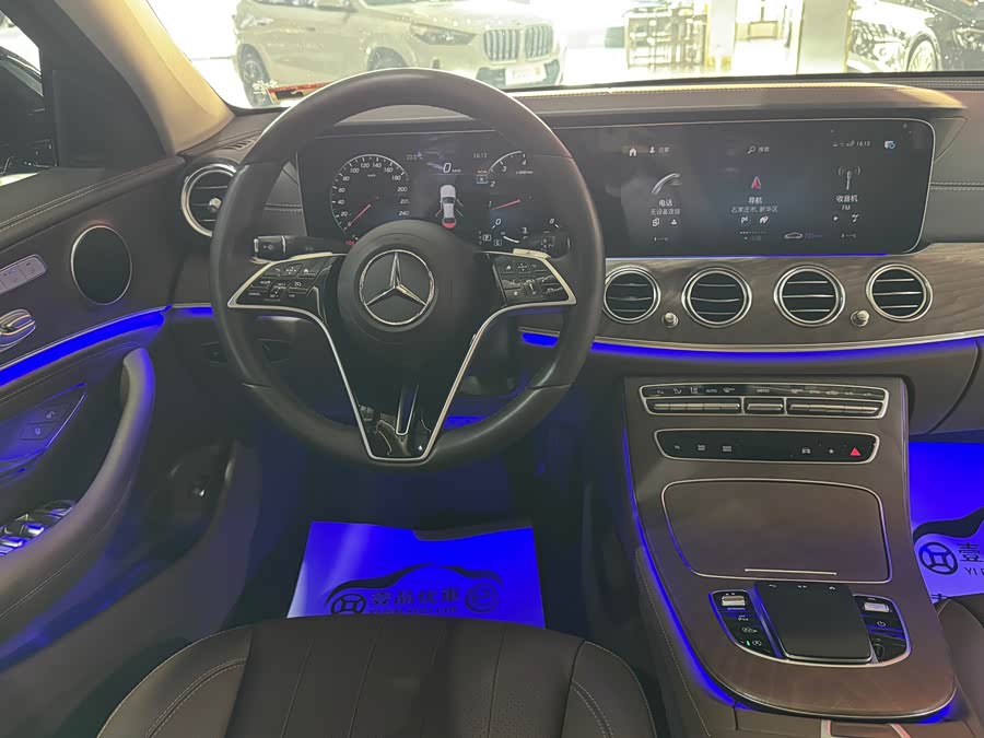 Mercedes-Benz E-Class 2023 — фото 13