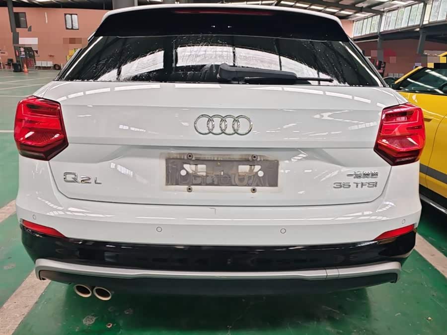 Audi Q2L 2021
