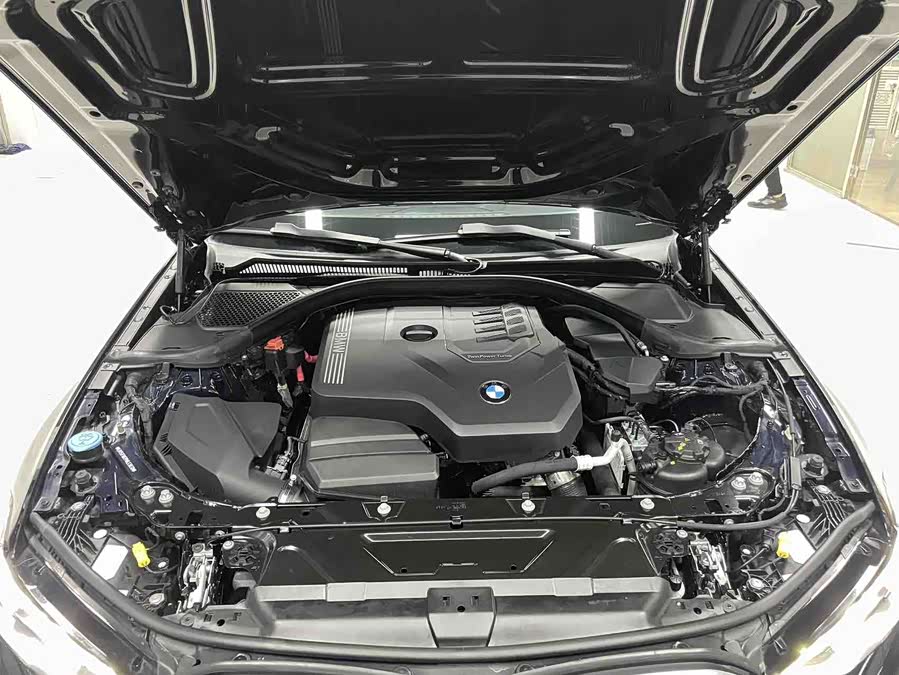 BMW 3 Series 2023 — фото 17
